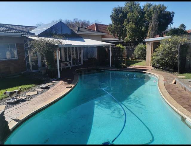 3 BEDROOM HOUSE FOR SALE IN SELCOURT